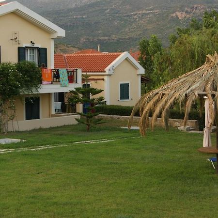 Captain'S Villas Kateleios Exteriör bild