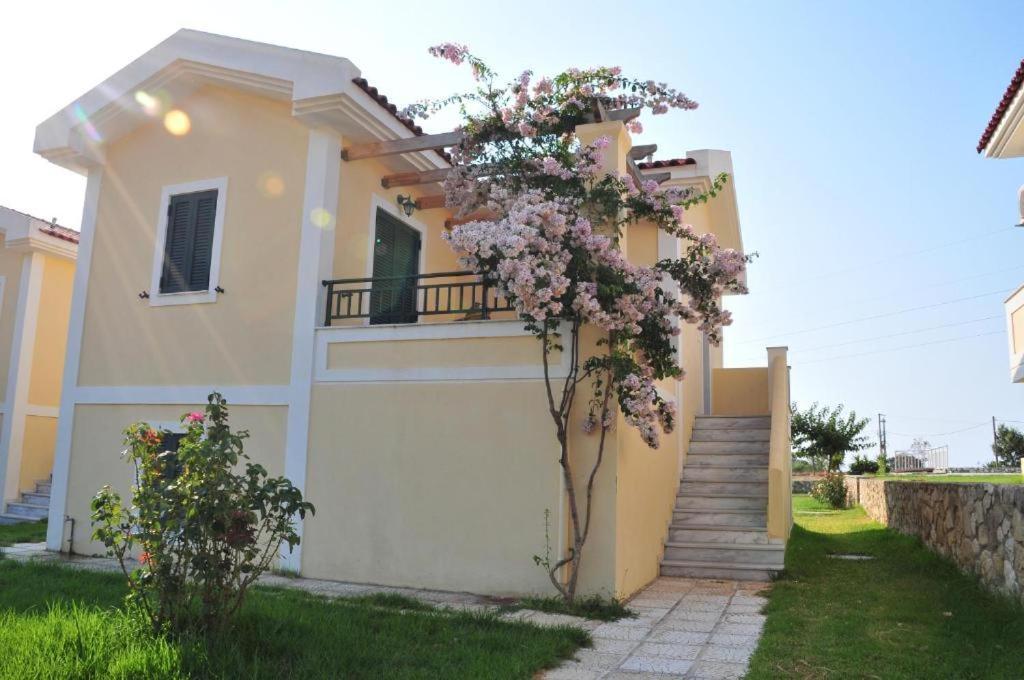 Captain'S Villas Kateleios Exteriör bild