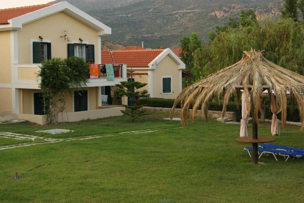 Captain'S Villas Kateleios Exteriör bild