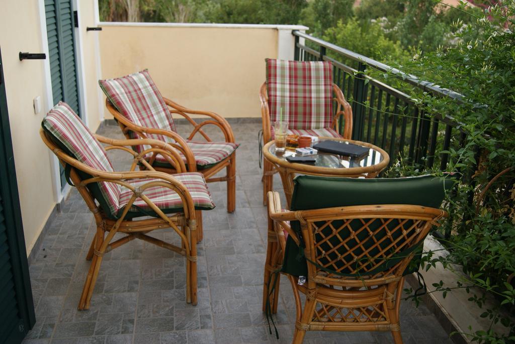Captain'S Villas Kateleios Exteriör bild