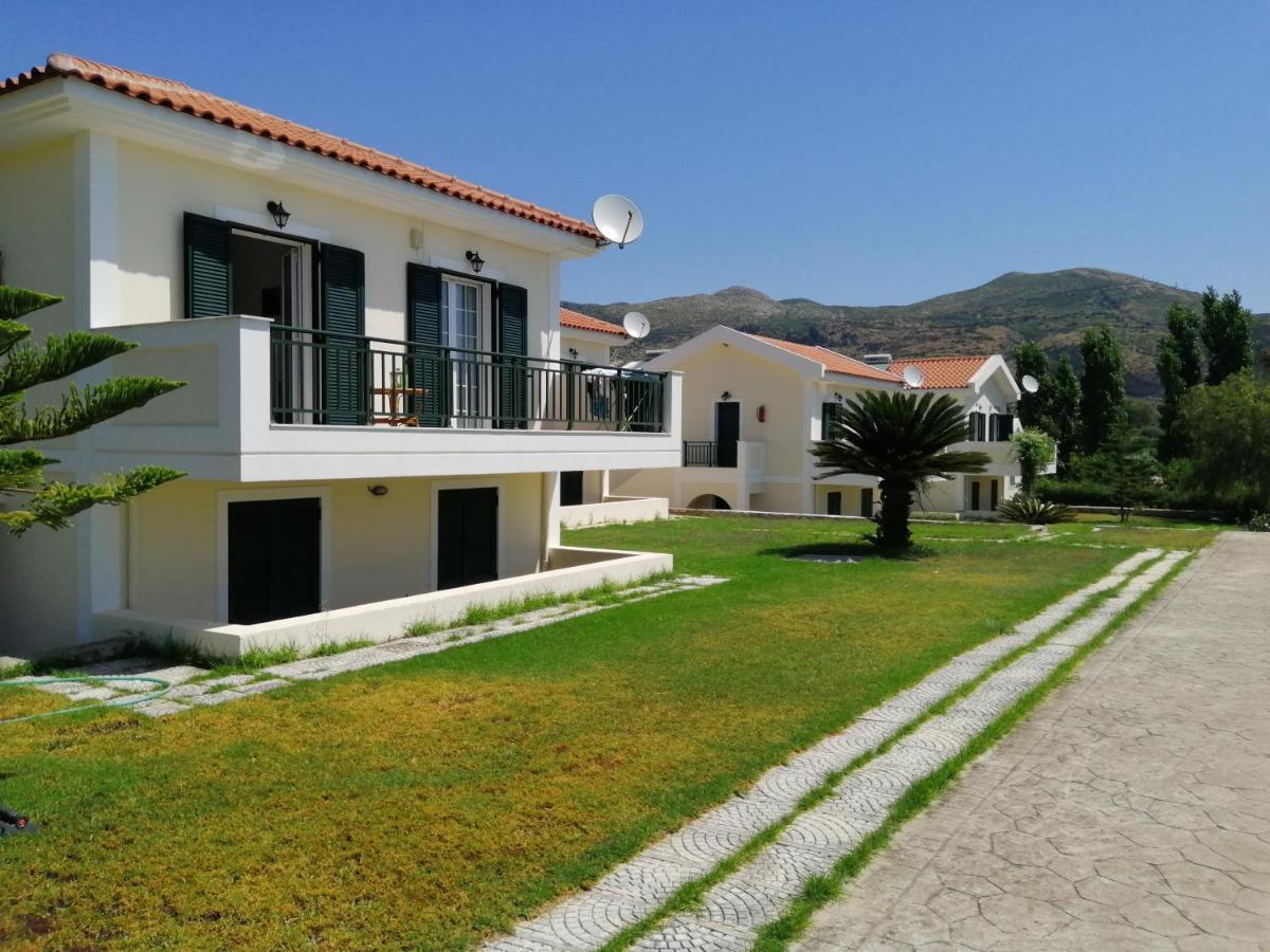 Captain'S Villas Kateleios Exteriör bild