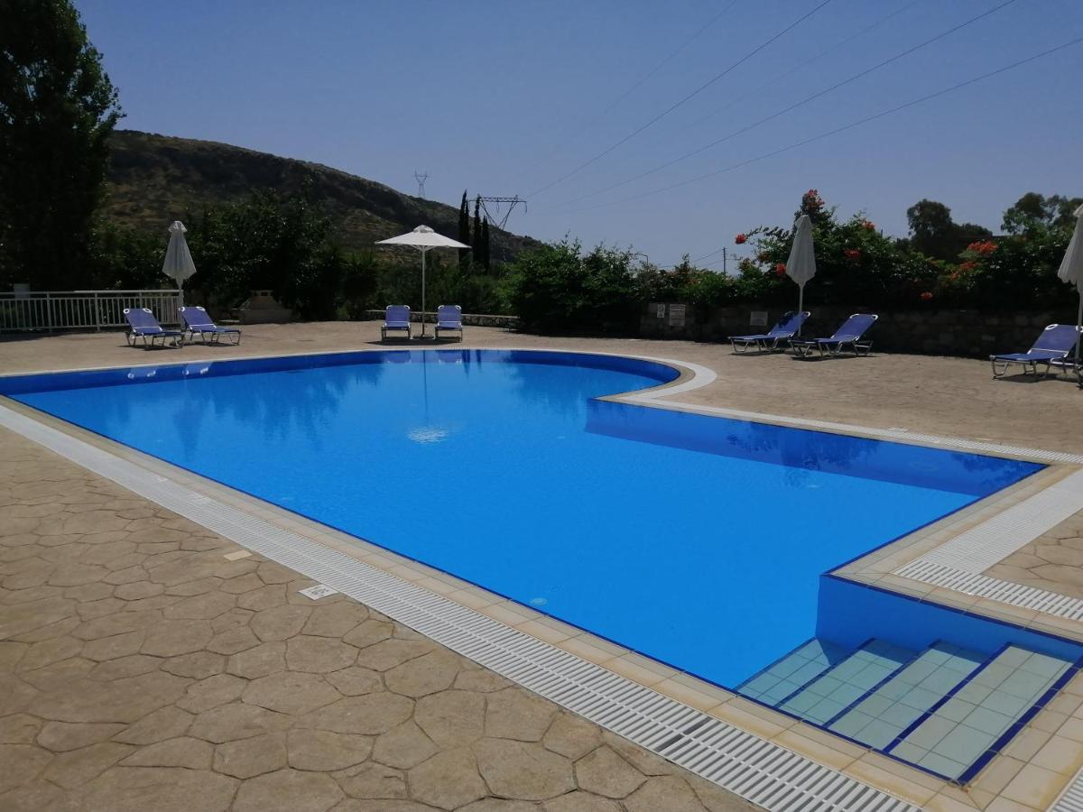 Captain'S Villas Kateleios Exteriör bild